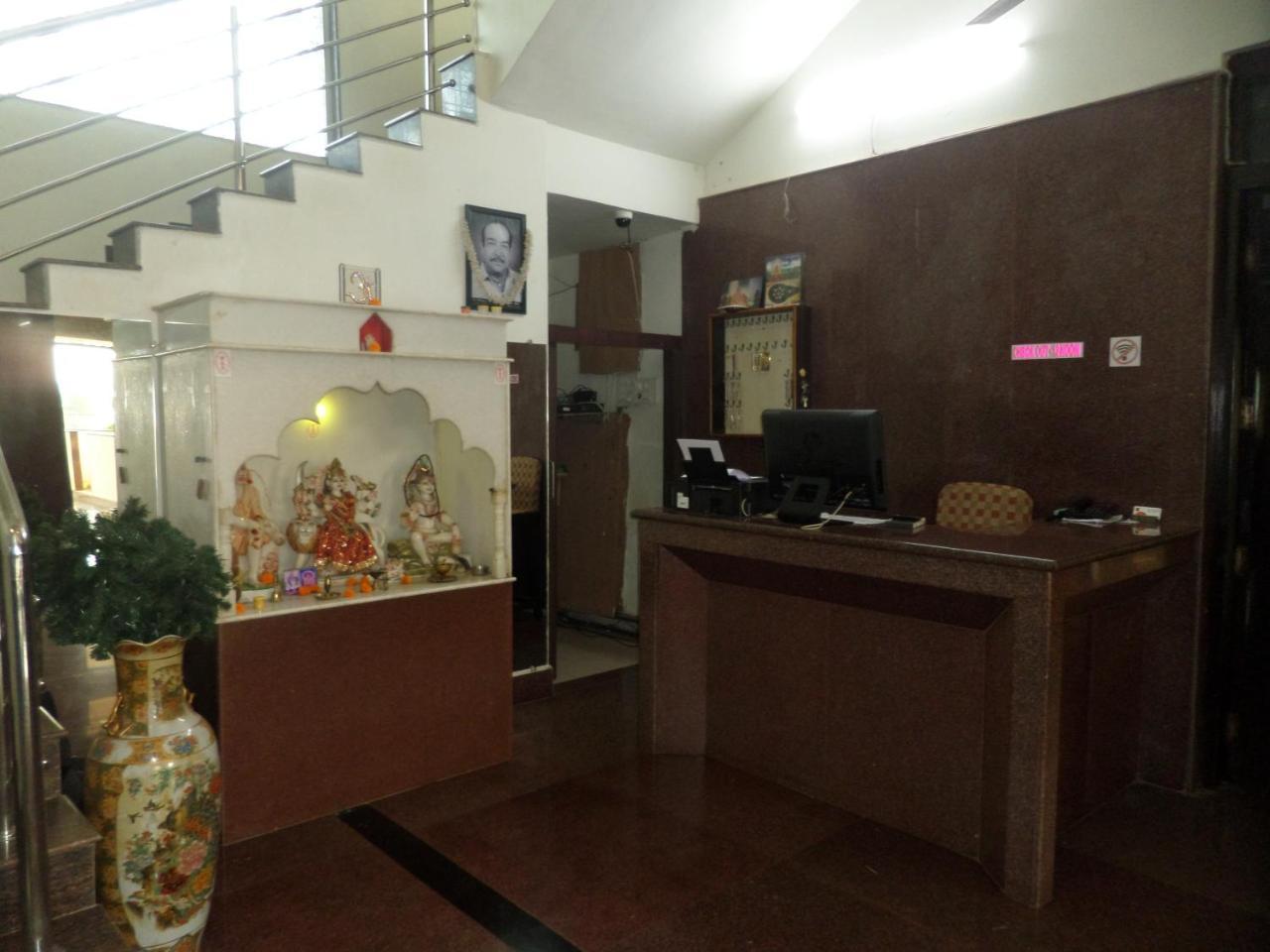 Kaka's Sai Krupa Hotel 2*
