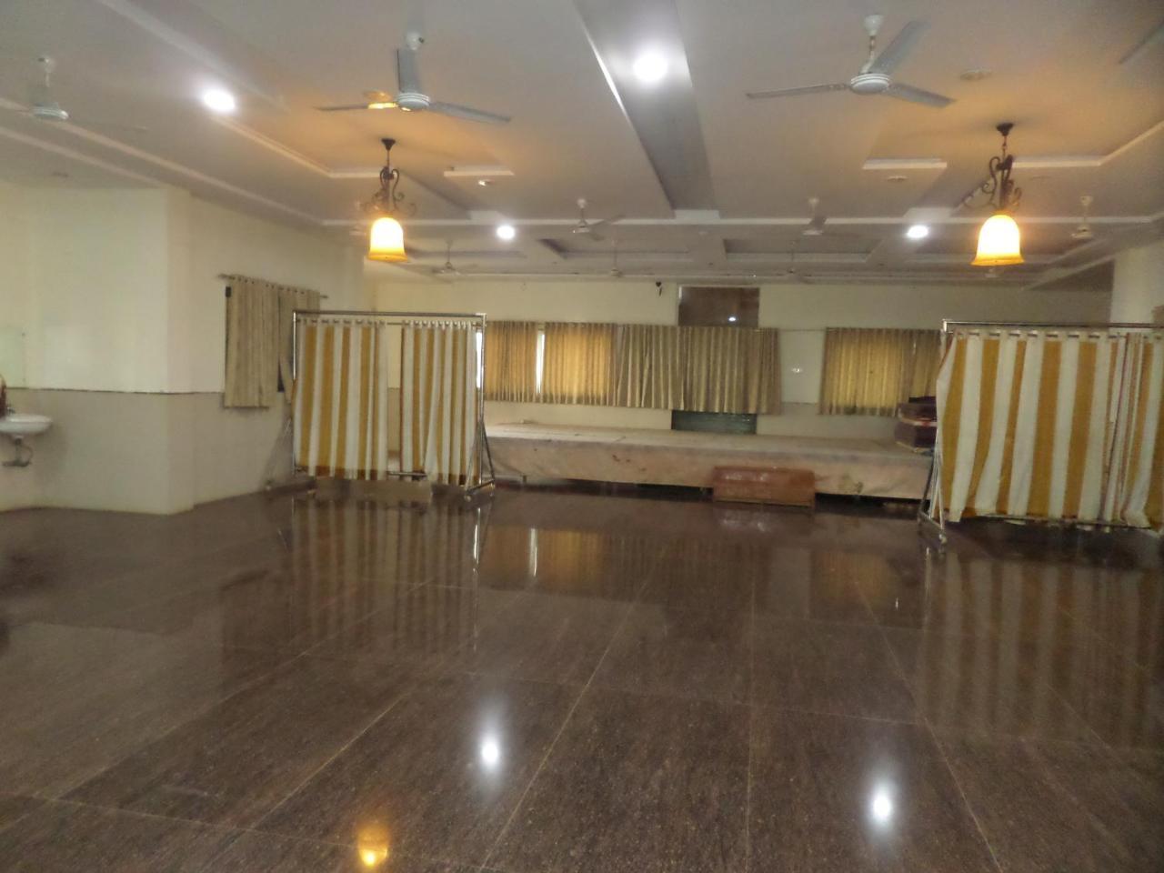 Kaka's Sai Krupa Hotel