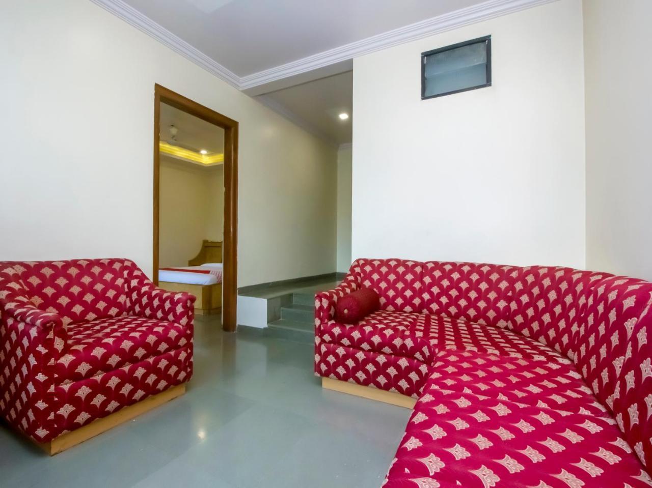 Hotel New Uttam Hira Palace 3*