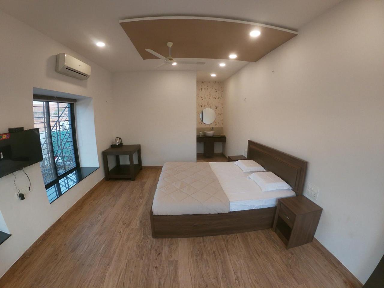 Bed & Breakfast Tripvana Patio Nashik