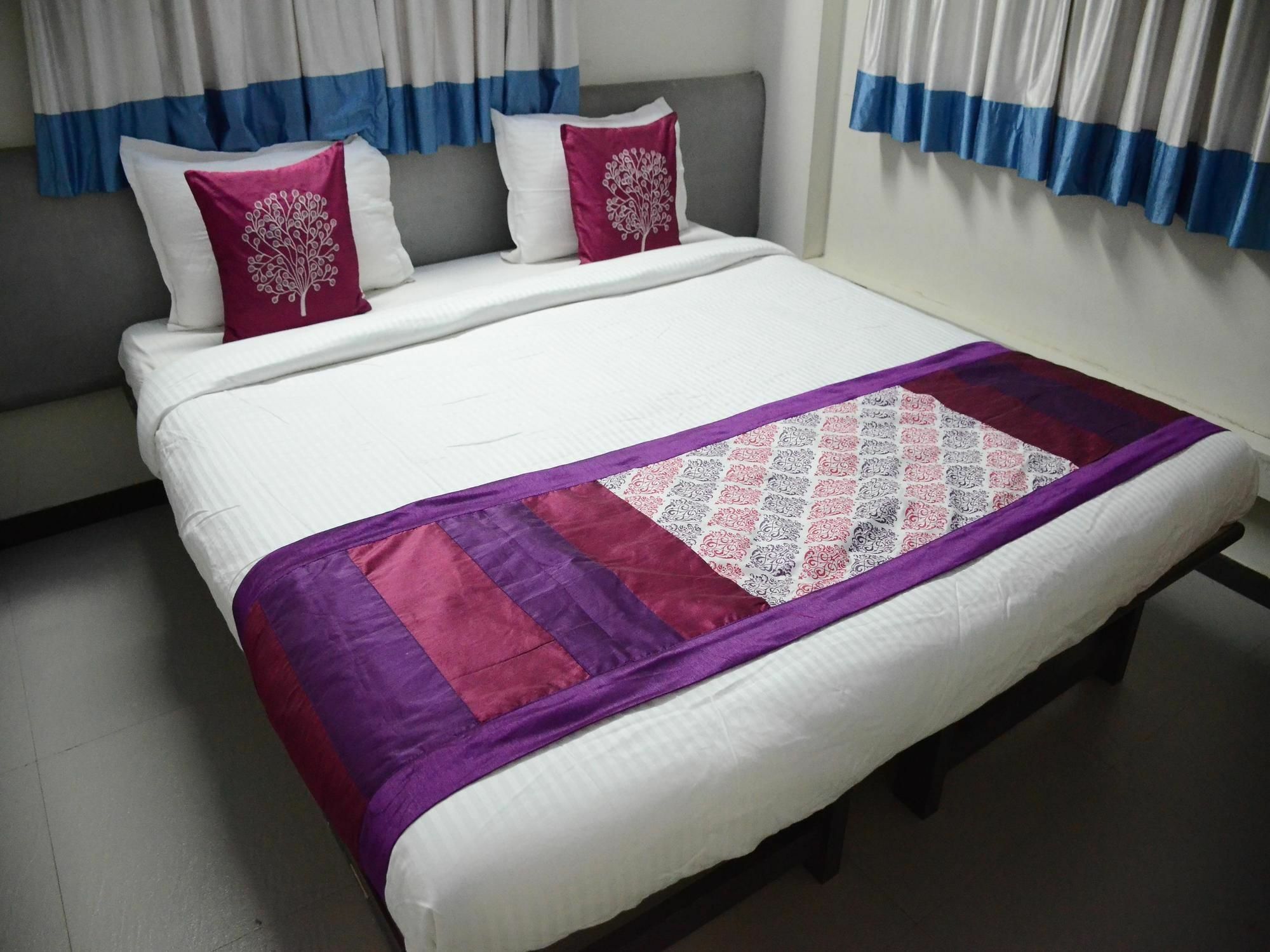 Hotel Oyo 4016 Grand Ashwin Nashik