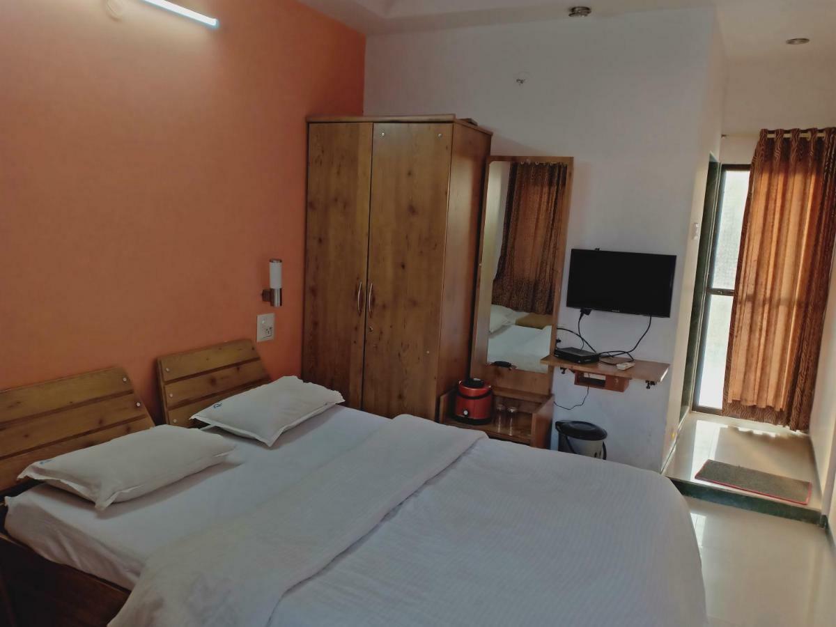 Royale Heritage 3*