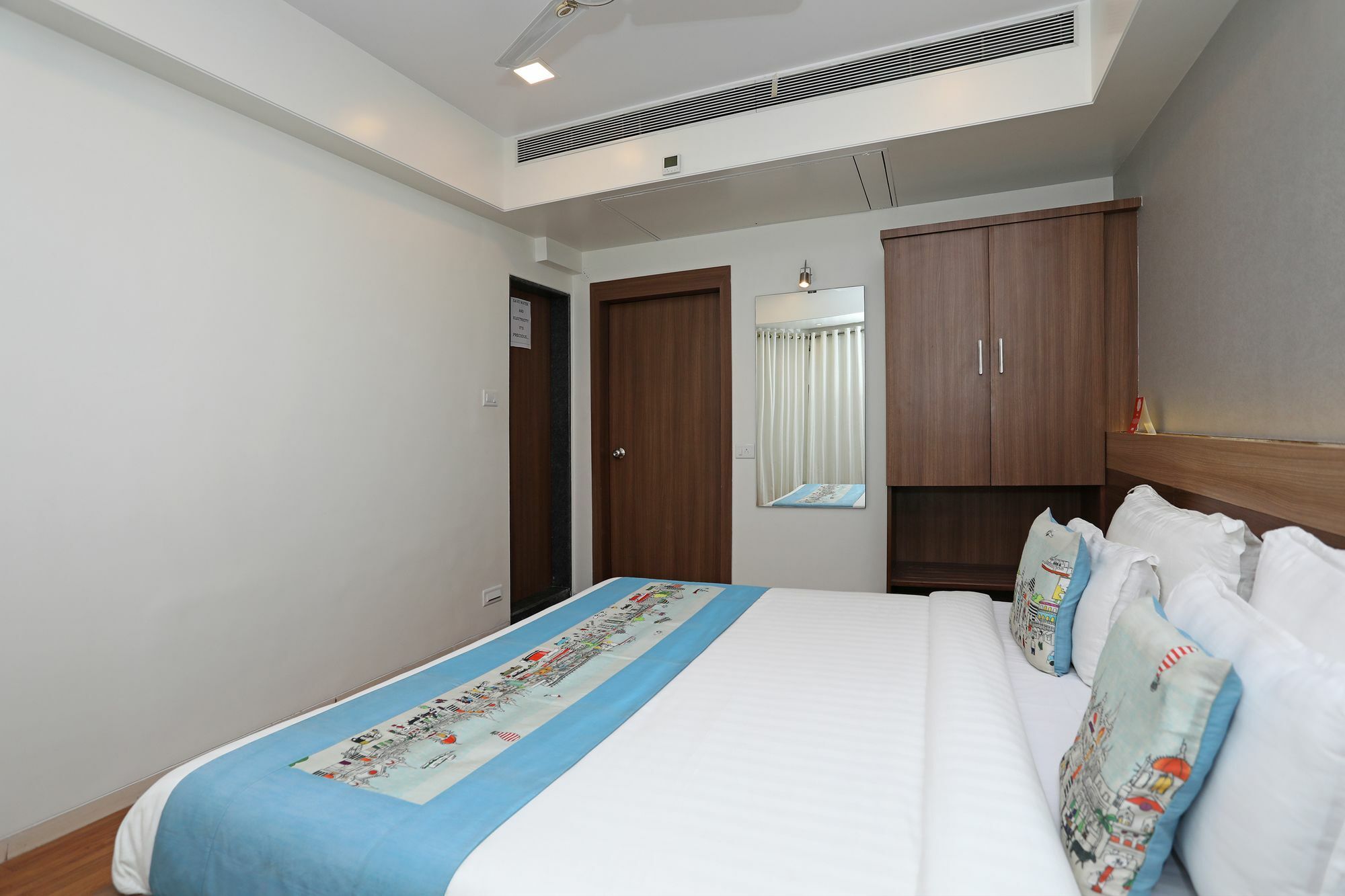 Oyo 10672 Riviera Nashik