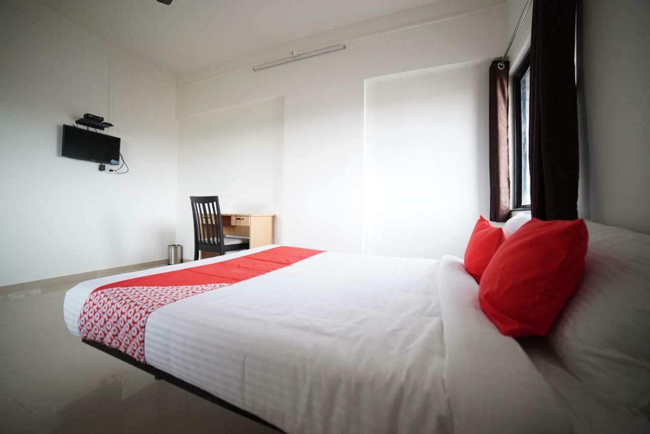 Hotel Oyo Flagship 36859 Bhakti Sankul 3*