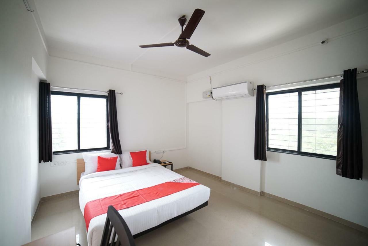 Oyo Flagship 36859 Bhakti Sankul 3*