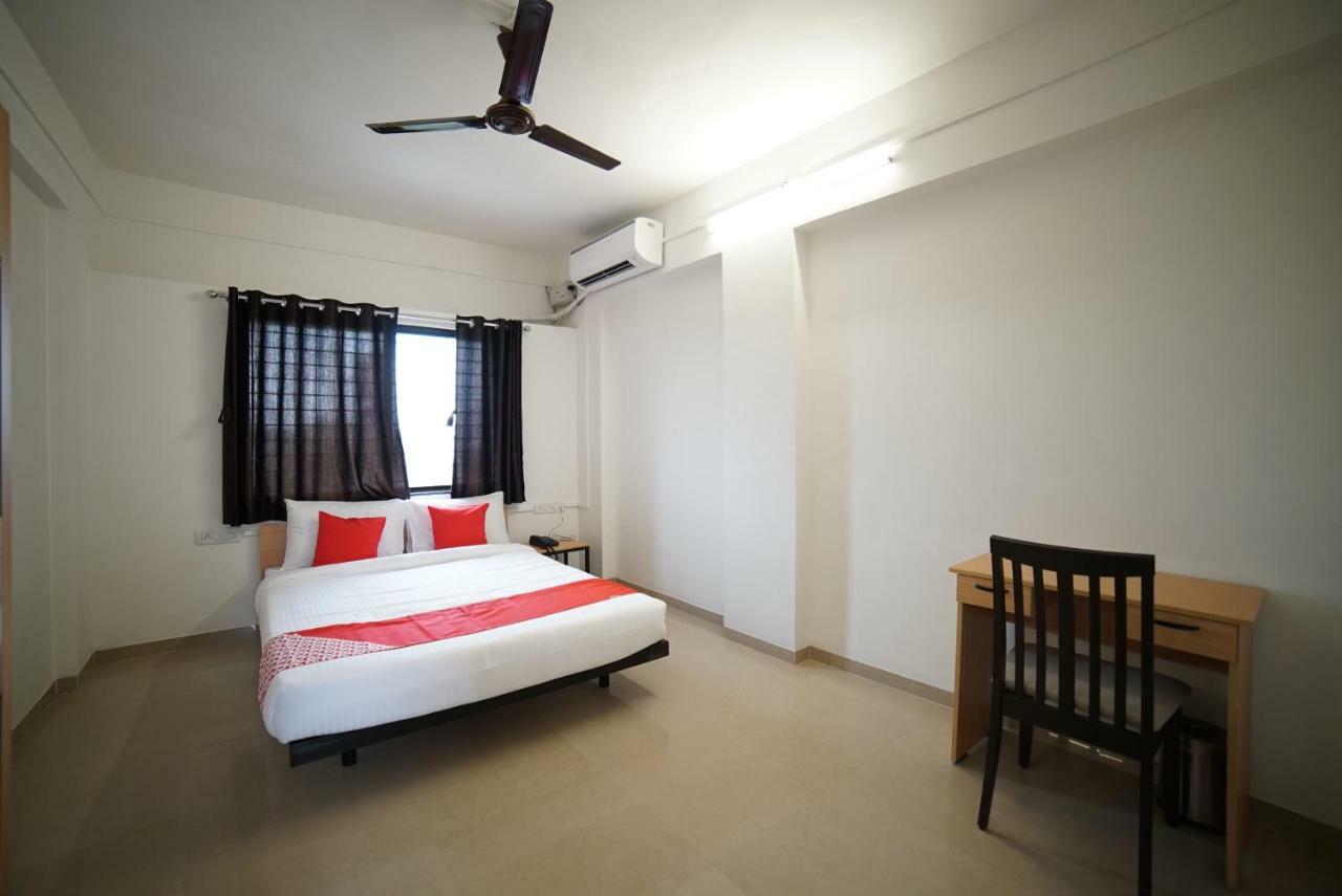 Oyo Flagship 36859 Bhakti Sankul 3*