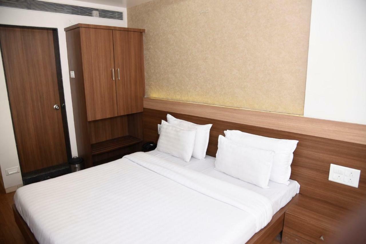 Renovos Riviera * Nashik
