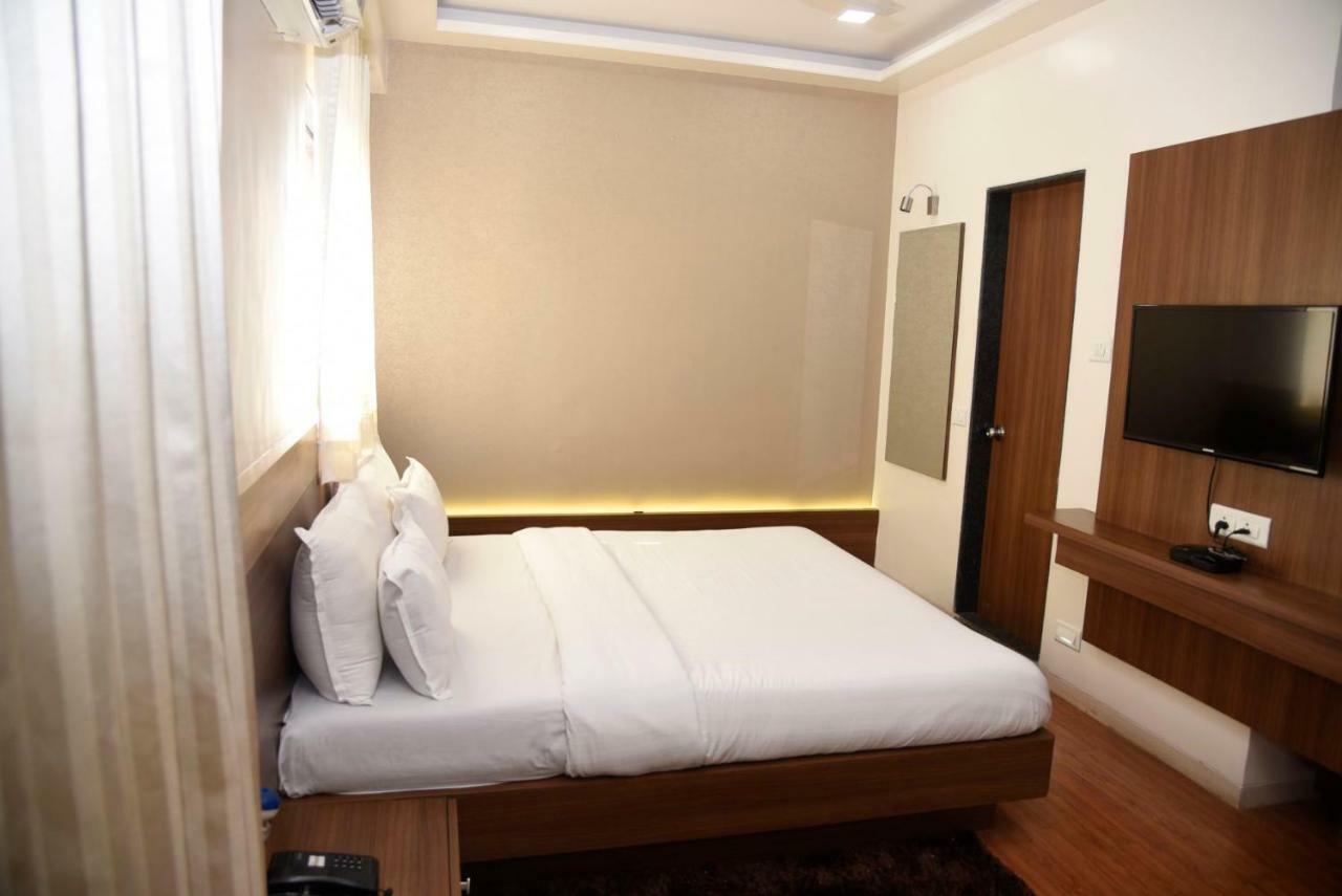 Renovos Riviera * Nashik
