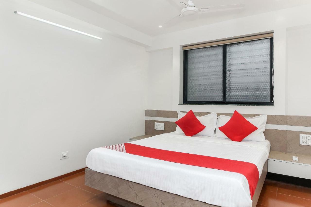 Hotel Oyo Flagship 22650 Ashirwad 3*