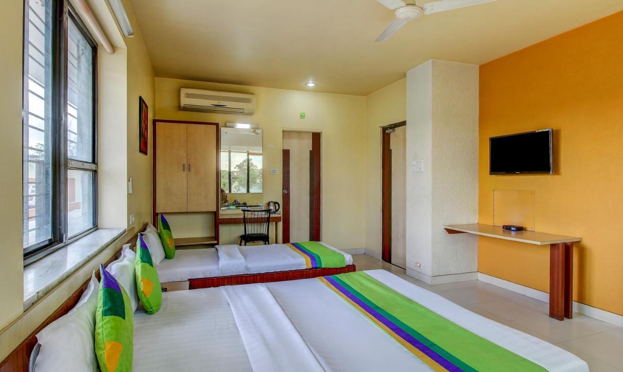 Treebo Trip Samrat Hotel