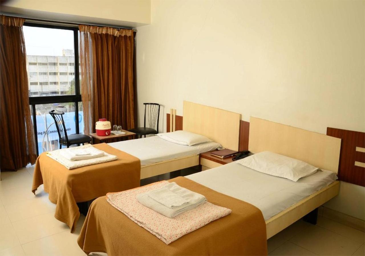 Hotel Rajmahal 2*