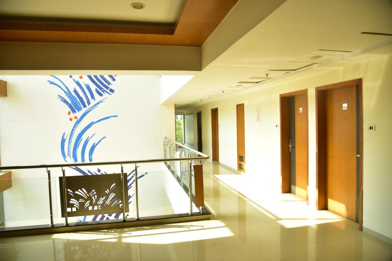 Hotel Hi 5 & Experience 4*