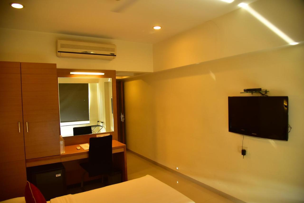 Hi 5 & Experience Hotel 4*