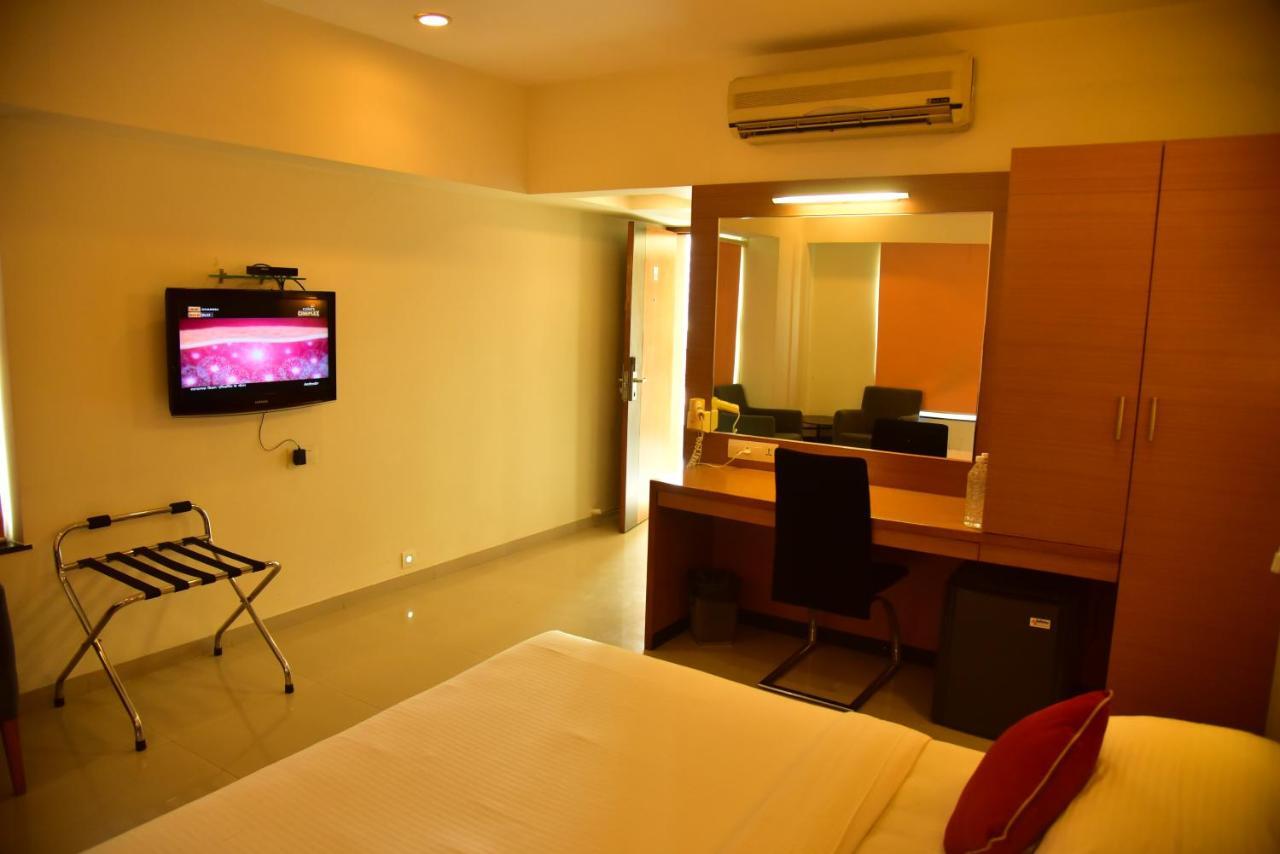 Hotel Hi 5 & Experience 4*