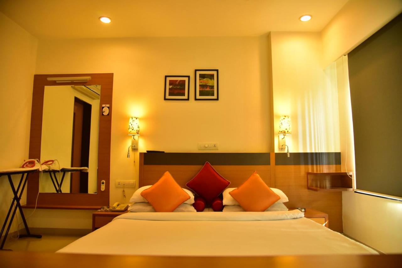 Hotel Hi 5 & Experience 4*
