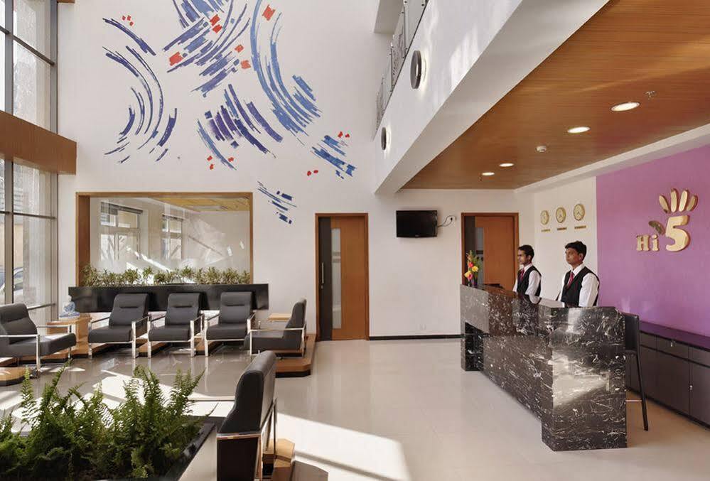 Hotel Hi 5 & Experience 4*