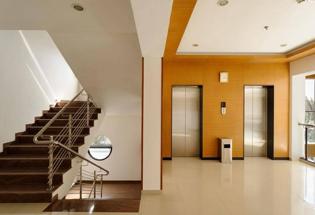 Hotel Hi 5 & Experience