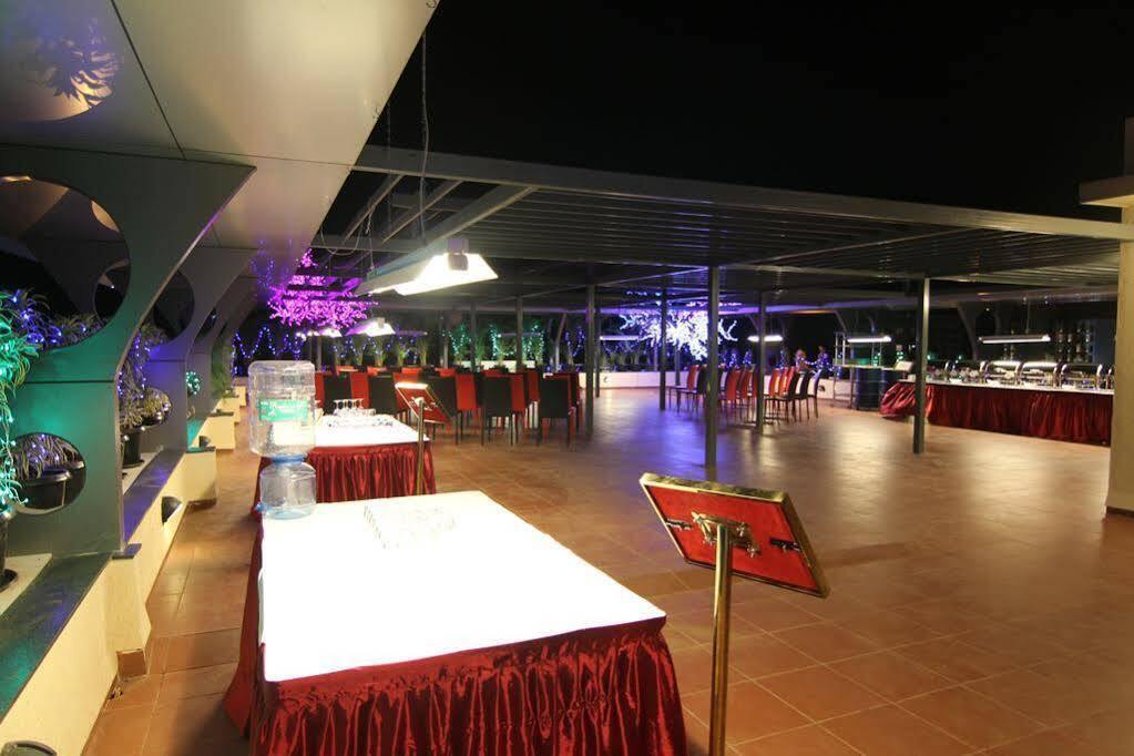 Hi 5 & Experience Hotel Nashik