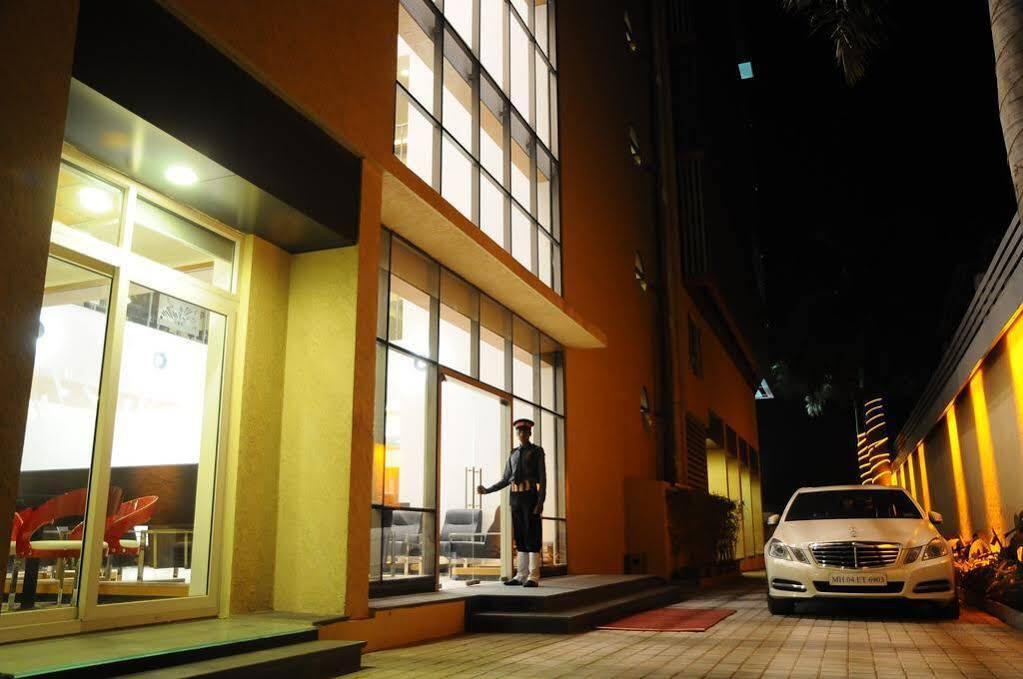 Hotel Hi 5 & Experience 4*